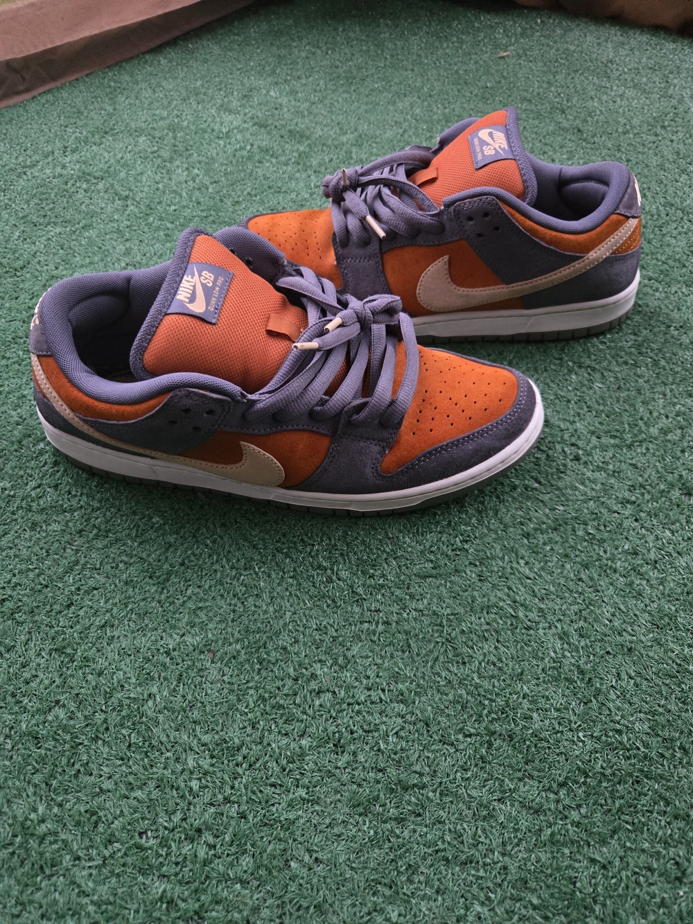 Nike SB Dunk Low 'Light Carbon Monarch